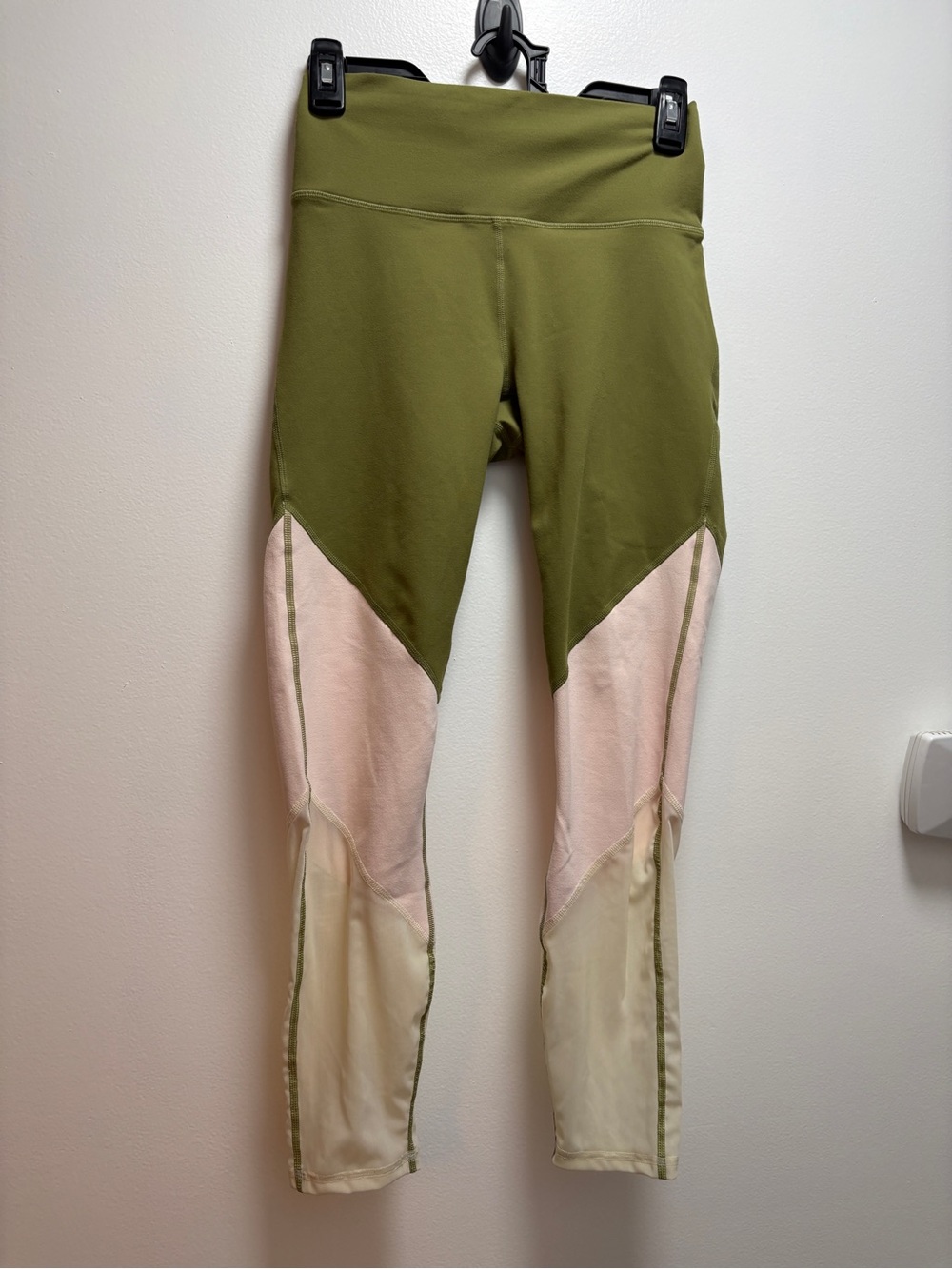 Fabletics Women’s Olive Green and Light Pink Colorblock Leggings Mesh 1/3